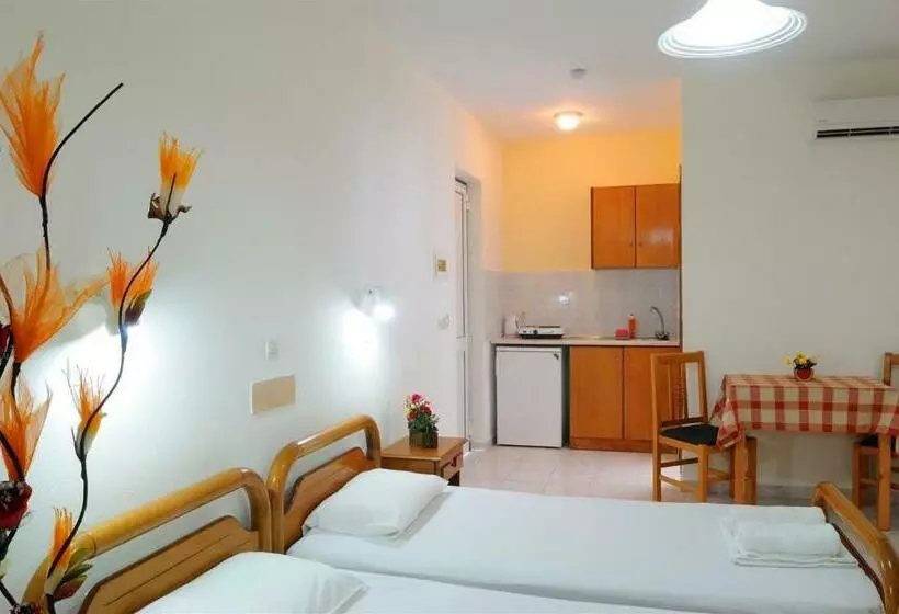 استودیوی استاندارد, Nikos 2 Studios & Apartments