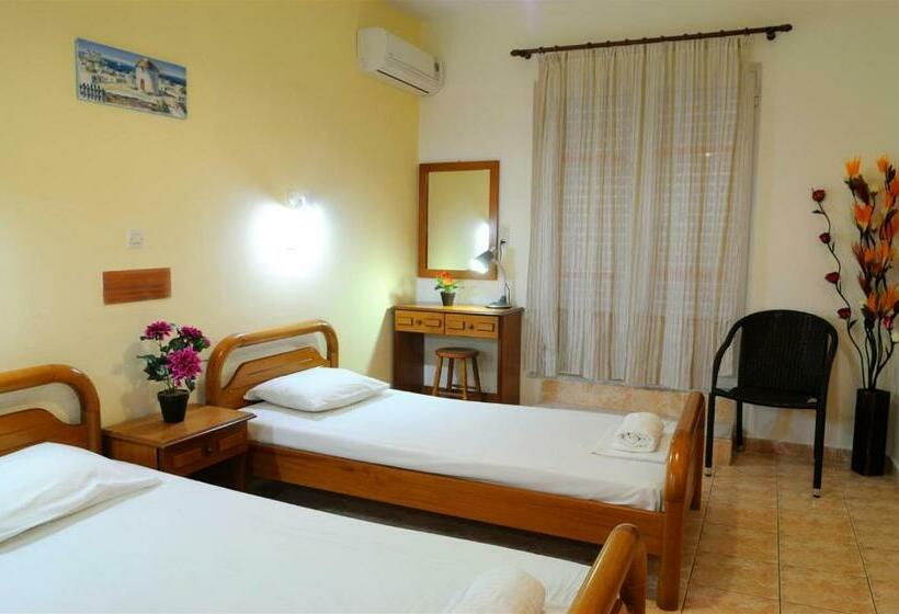 スタンダードスタジオ, Nikos 2 Studios & Apartments