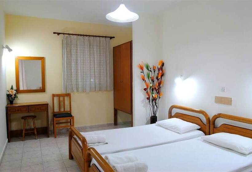 スタンダードスタジオ, Nikos 2 Studios & Apartments