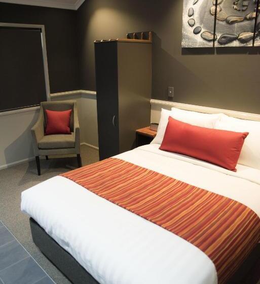 اتاق استاندارد با چشم‌انداز باغ, The Rocks Motel