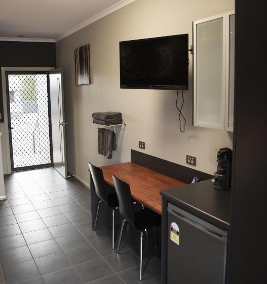 اتاق استاندارد برای معلولان, The Rocks Motel