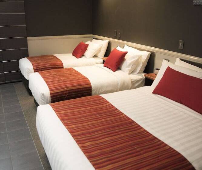 اتاق خانوادگی, The Rocks Motel