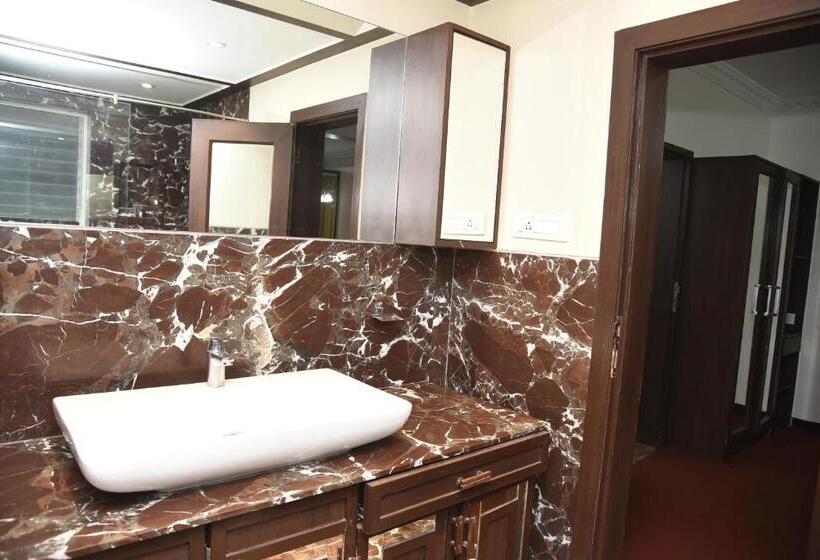 Quarto Superior com Sacada, Belair Suites Pune