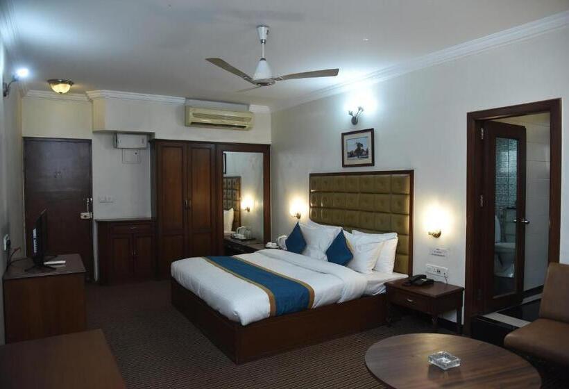 Quarto Deluxe, Belair Suites Pune