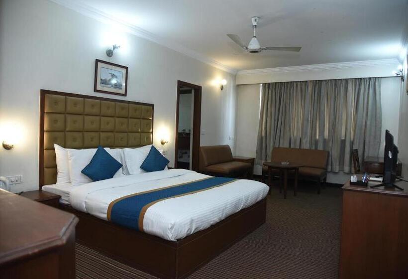 Quarto Deluxe, Belair Suites Pune