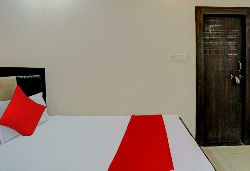 Трехместный Номер Классика, Oyo Flagship 81525b Hotel Avenue