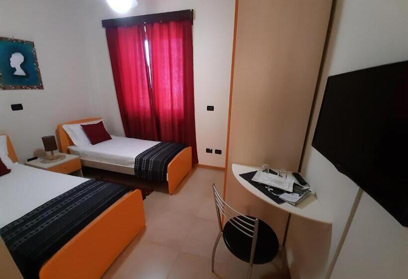 اتاق استاندارد یک نفره, Pensione Casa Da Amizade B&b