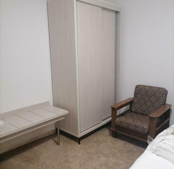 اتاق اکونومی, Petra Glamour Hostel