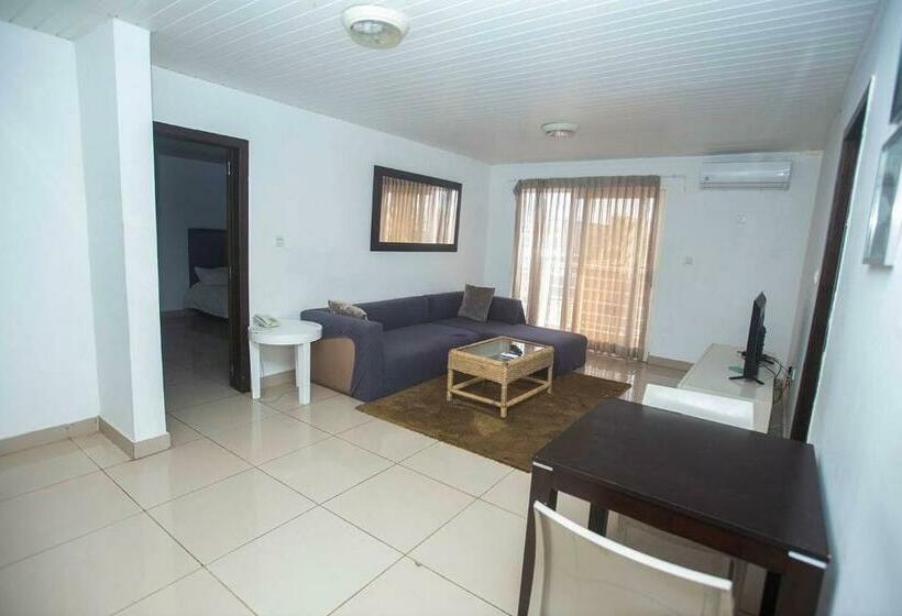 Standard Studio, South La Apartments