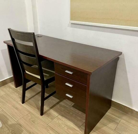 Superior Studio, South La Apartments