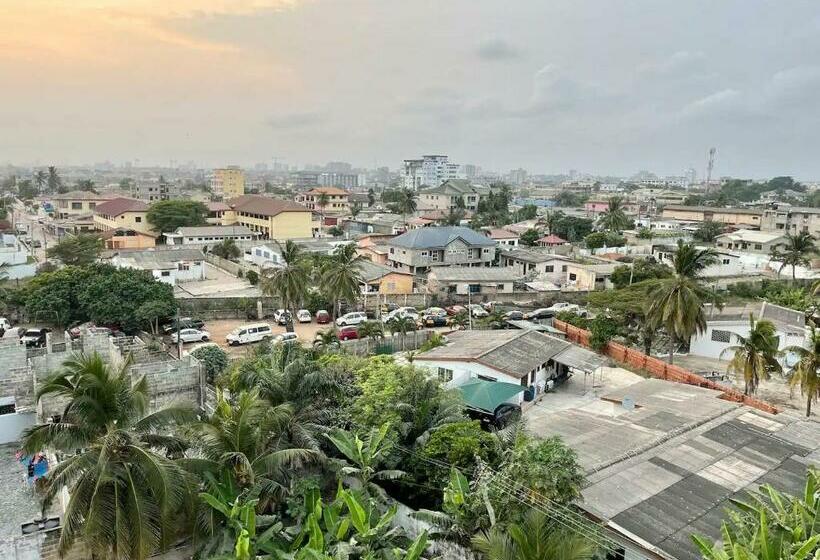 2 Bedroom Apartment, South La Apartments