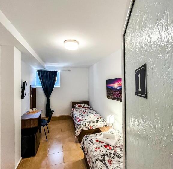 エコノミールーム, Private Rooms In Silvy S Pretty House