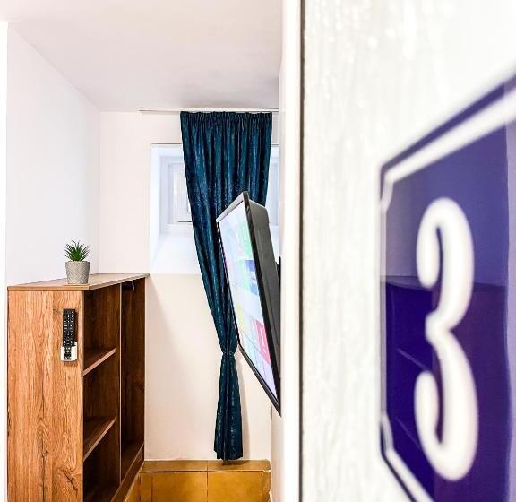 スタンダードルーム, Private Rooms In Silvy S Pretty House