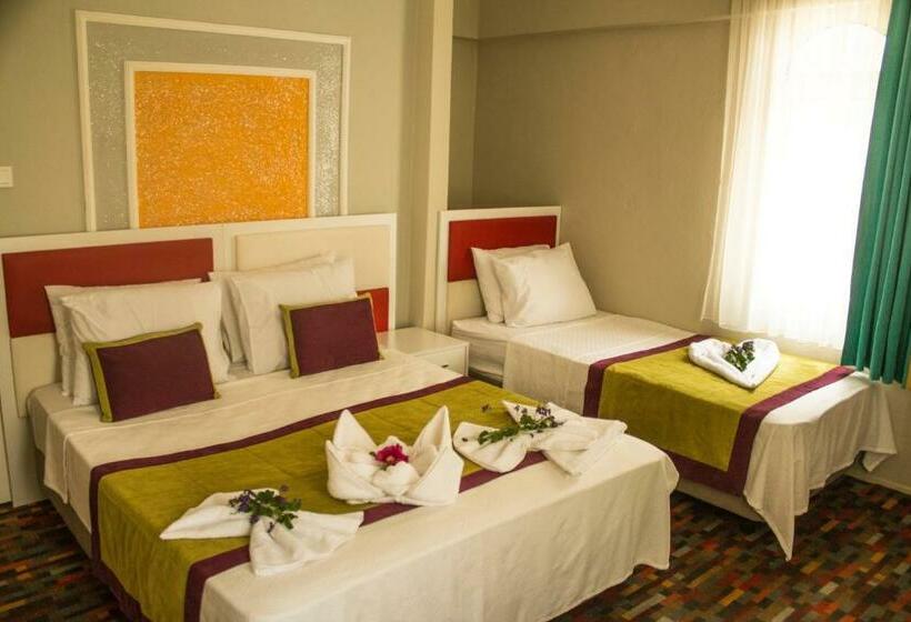 标准三人间, Ephesus Hera