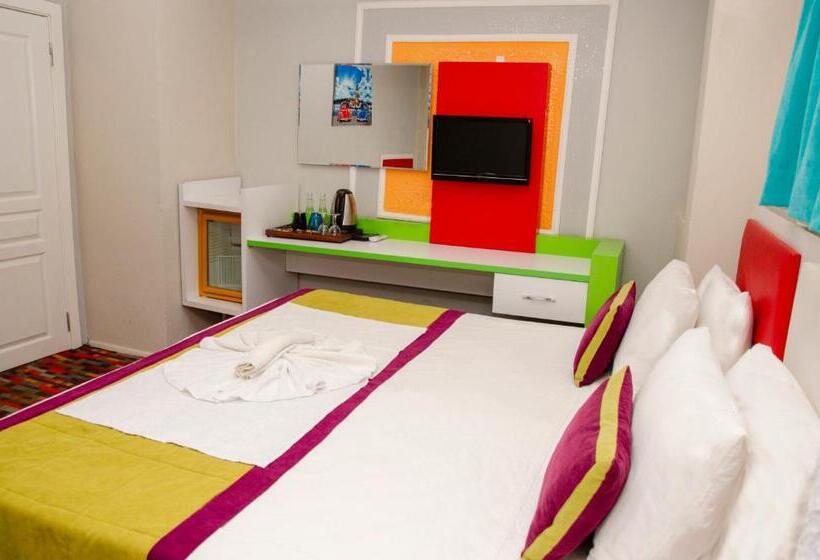 标准三人间, Ephesus Hera