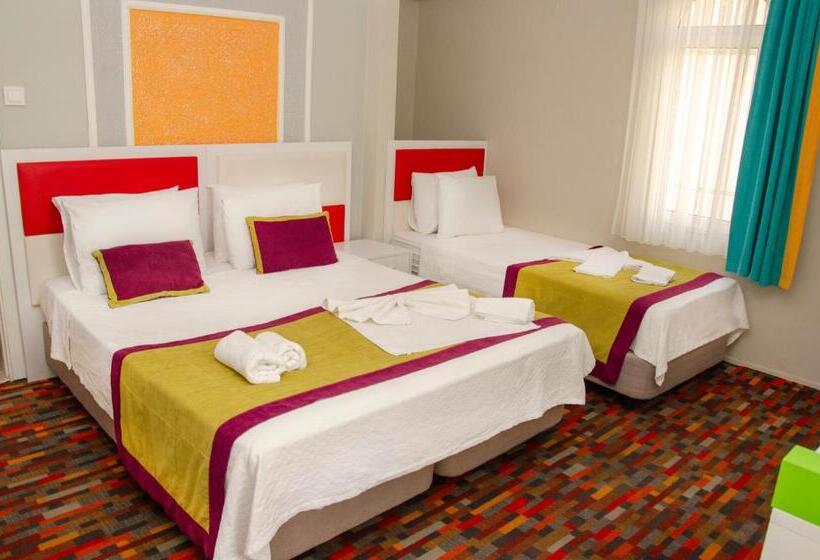 带阳台的三人标准间, Ephesus Hera