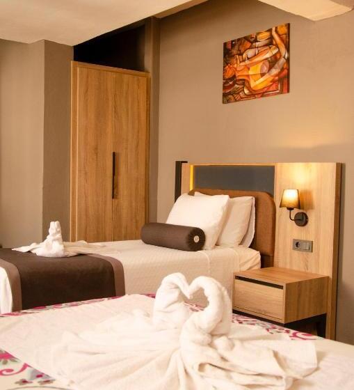 豪华三人间, Ephesus Hera