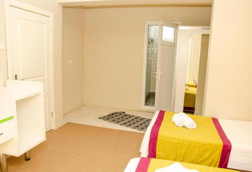 标准间, Ephesus Hera