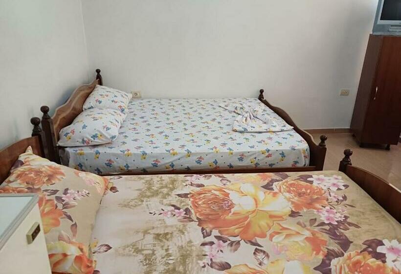 스탠다드 룸, Justinian