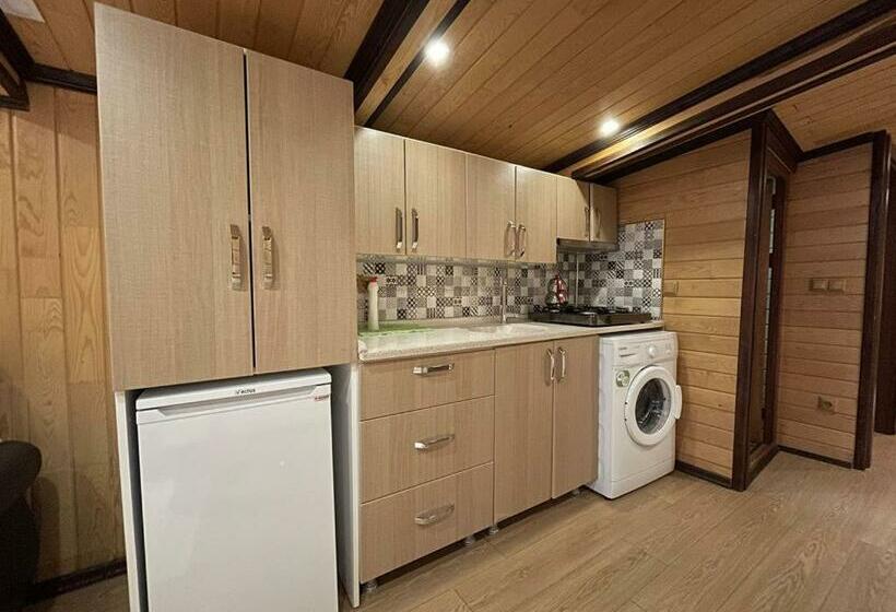 家庭套房, Falay O Chena