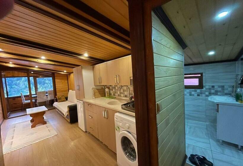 家庭套房, Falay O Chena