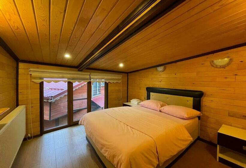 家庭套房, Falay O Chena