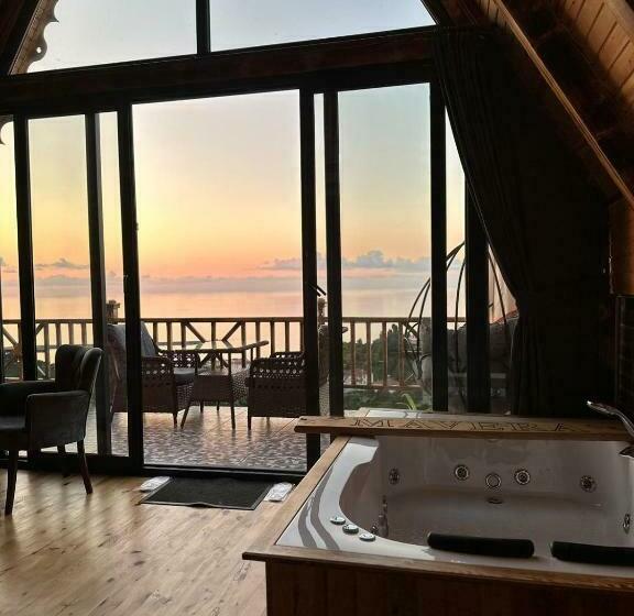 بانگلوی استاندارد, Mavera Suit Bungalow