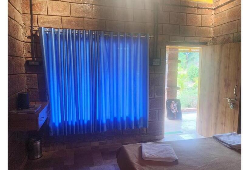 סוויטה, Neel Agro Tourism &resort