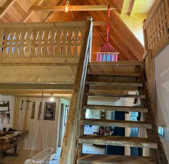 منزل غرفة نوم واحدة, La Patru Daci