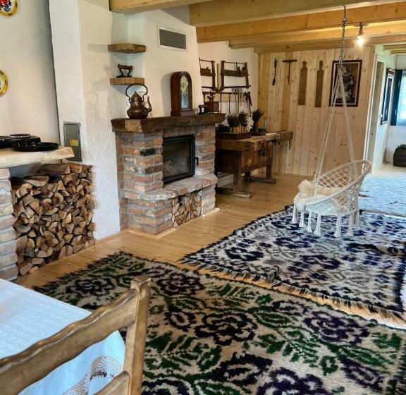 منزل غرفة نوم واحدة, La Patru Daci