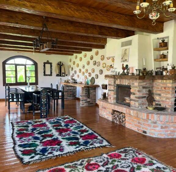 منزل غرفتين نوم, La Patru Daci