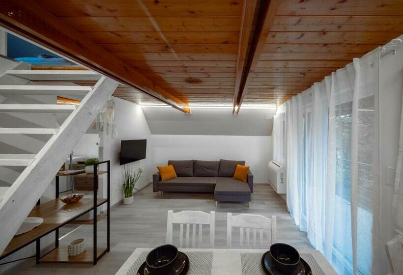 کلبه ییلاقی, Horizont Idéző Parkmotel