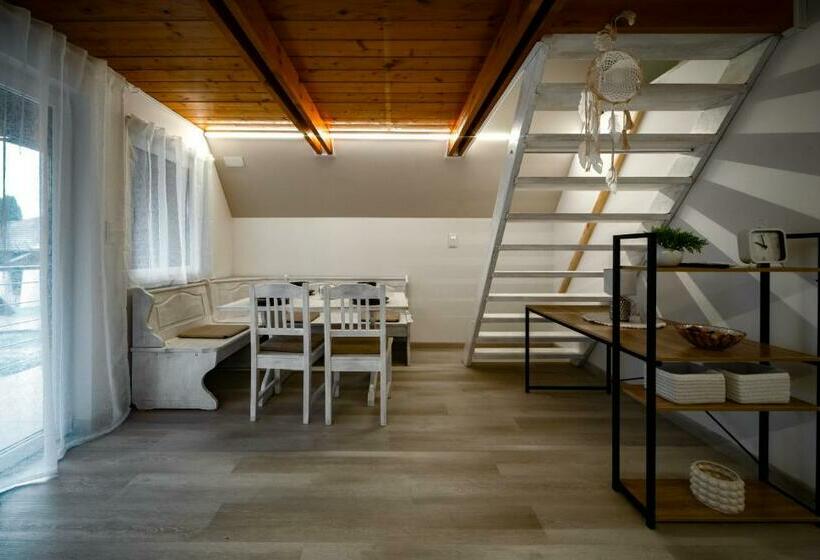 کلبه ییلاقی, Horizont Idéző Parkmotel