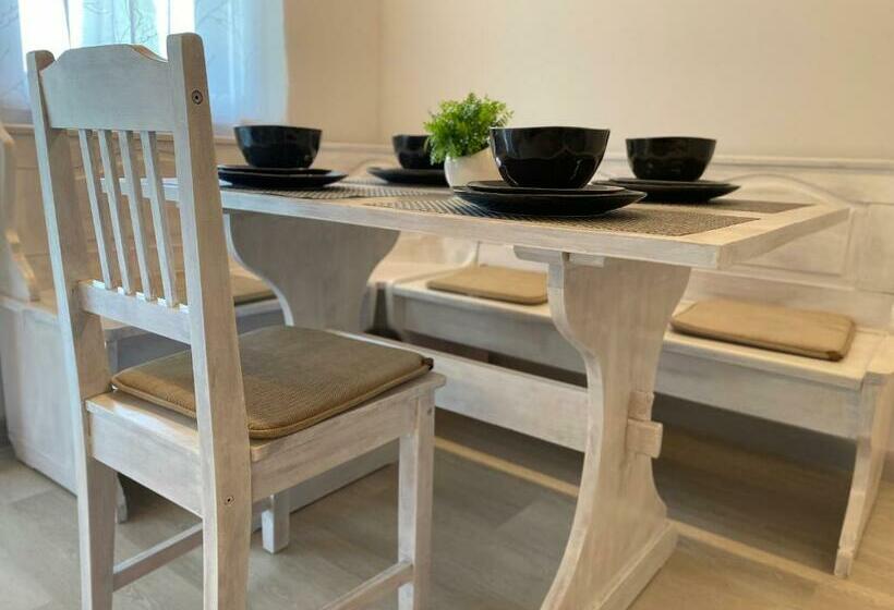 کلبه ییلاقی, Horizont Idéző Parkmotel