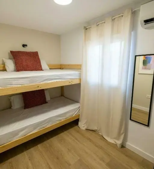 اتاق اکونومی, Hostal Royal Bliss