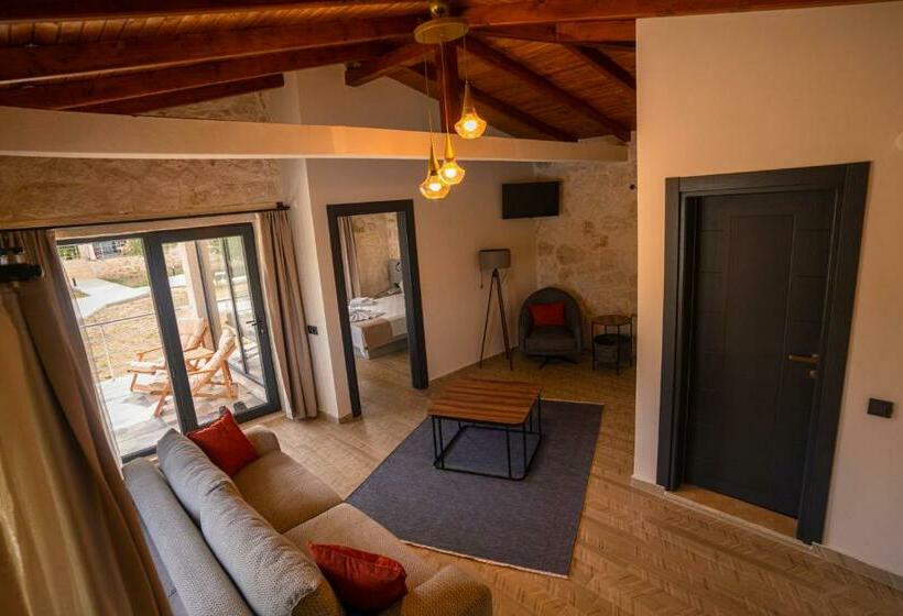 Номер Стандарт Трехместный, Terra Rossa Stone Houses Otel & Restaurant  Kaş