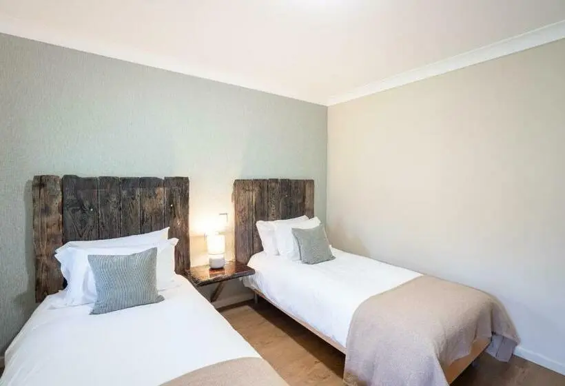 Habitació Quàdruple Estàndard, Kettleburgh Chequers