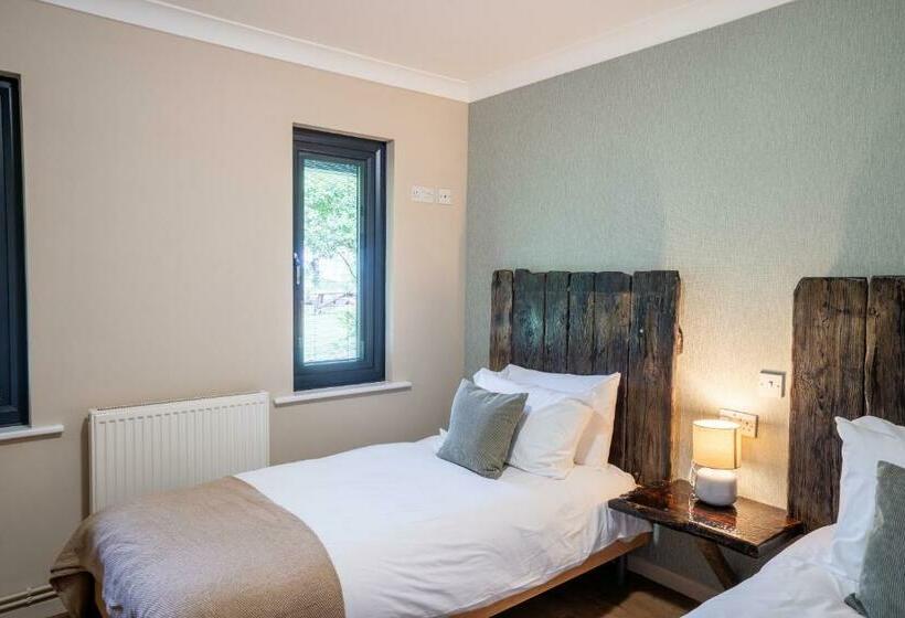 Четырехместный Номер Стандарт, Kettleburgh Chequers