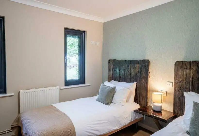 Habitació Quàdruple Estàndard, Kettleburgh Chequers