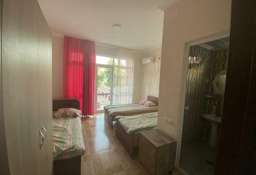 اتاق خانوادگی, Tea’s