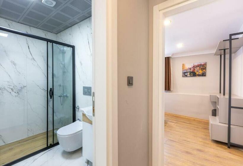 스탠다드 스튜디오, Brandhill Apart