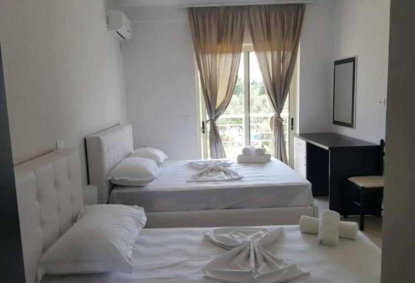 اتاق استاندارد سه تخته با بالکن, Drymades Mare Blue