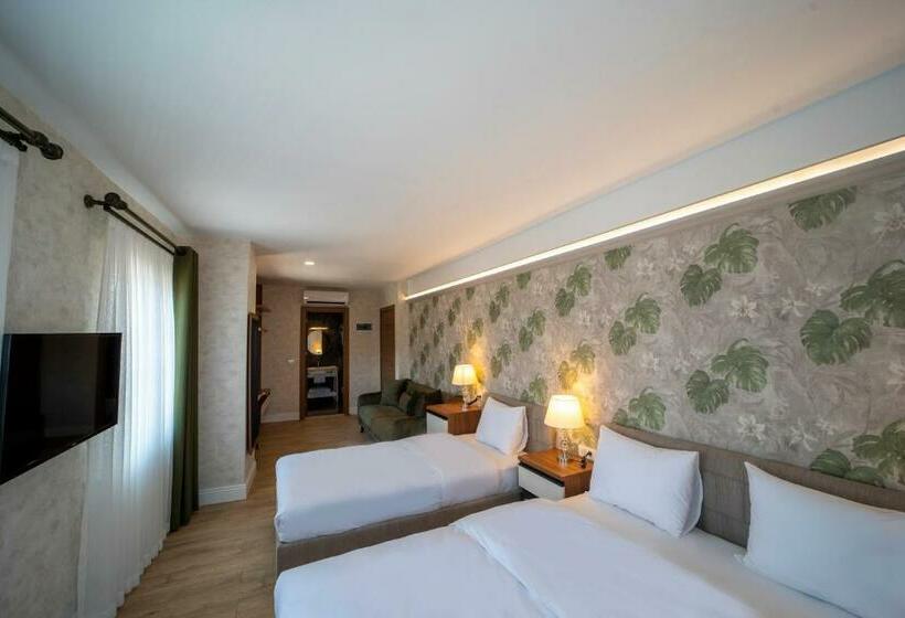 חדר סטנדרט לארבעה נוף לים, Mell City Hotel Trabzon