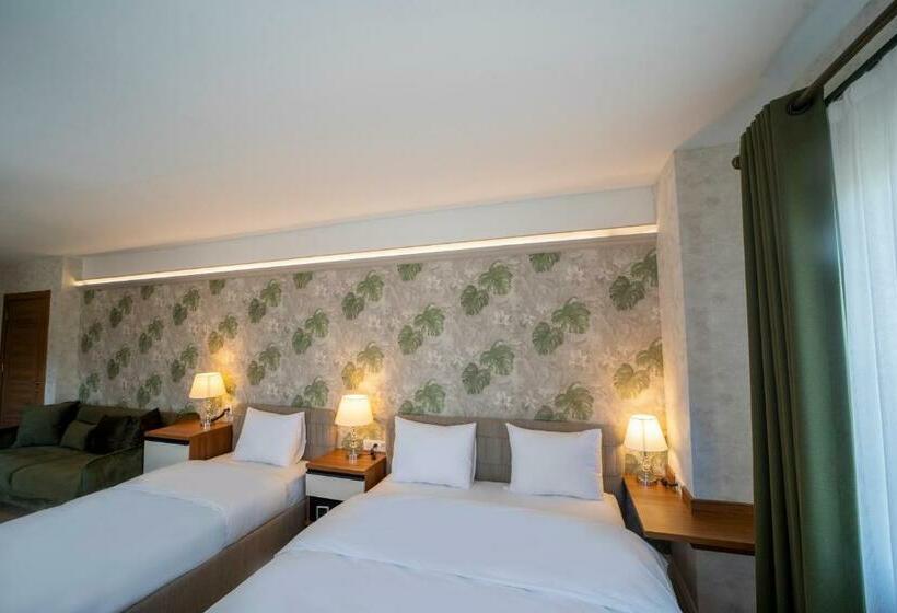 חדר סטנדרט לארבעה נוף לים, Mell City Hotel Trabzon