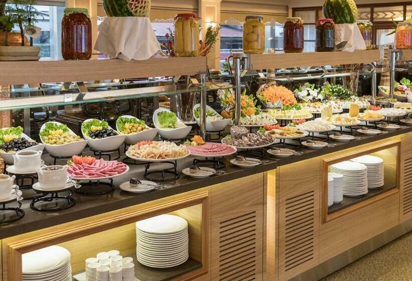 חדר סטנדרט לארבעה נוף לים, Mell City Hotel Trabzon