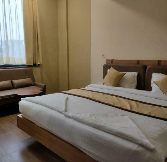 חדר דלוקס, The Golf 1