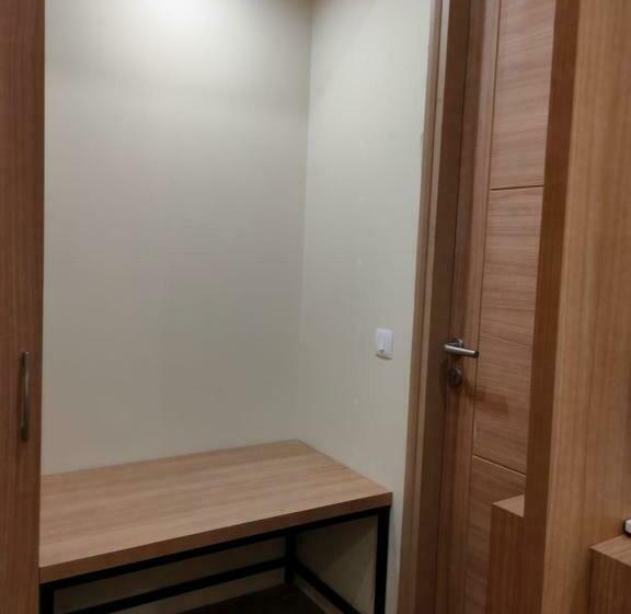 חדר דלוקס, The Golf 1