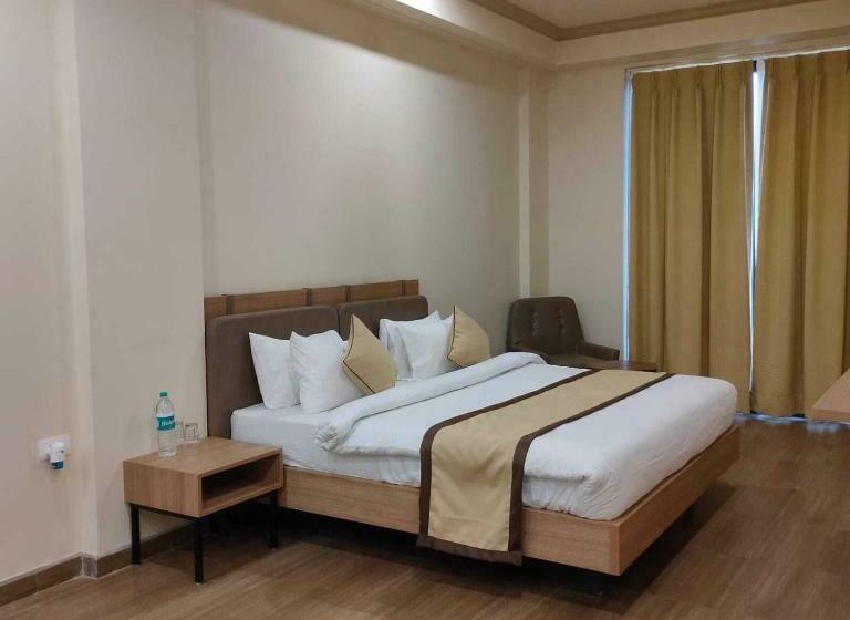 חדר דלוקס, The Golf 1