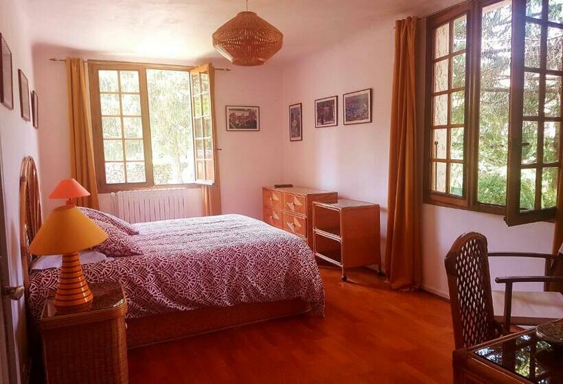 اتاق استاندارد, La Nazadaire