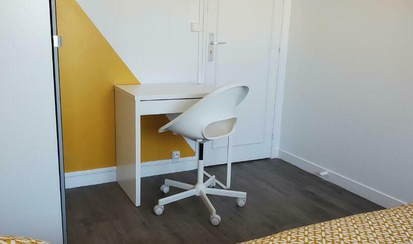 スーペリアールーム, Charming Room With Shared Space Close To Paris   Chambres Confort Avec Espaces Partagés Proche De Pa